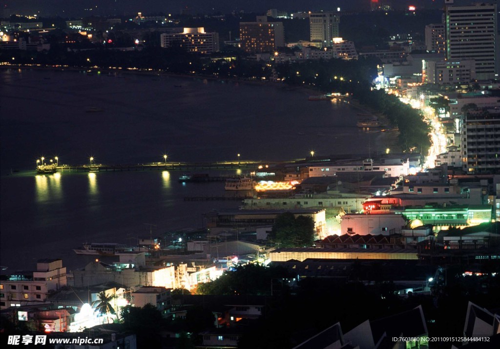 芭提雅 海边夜景