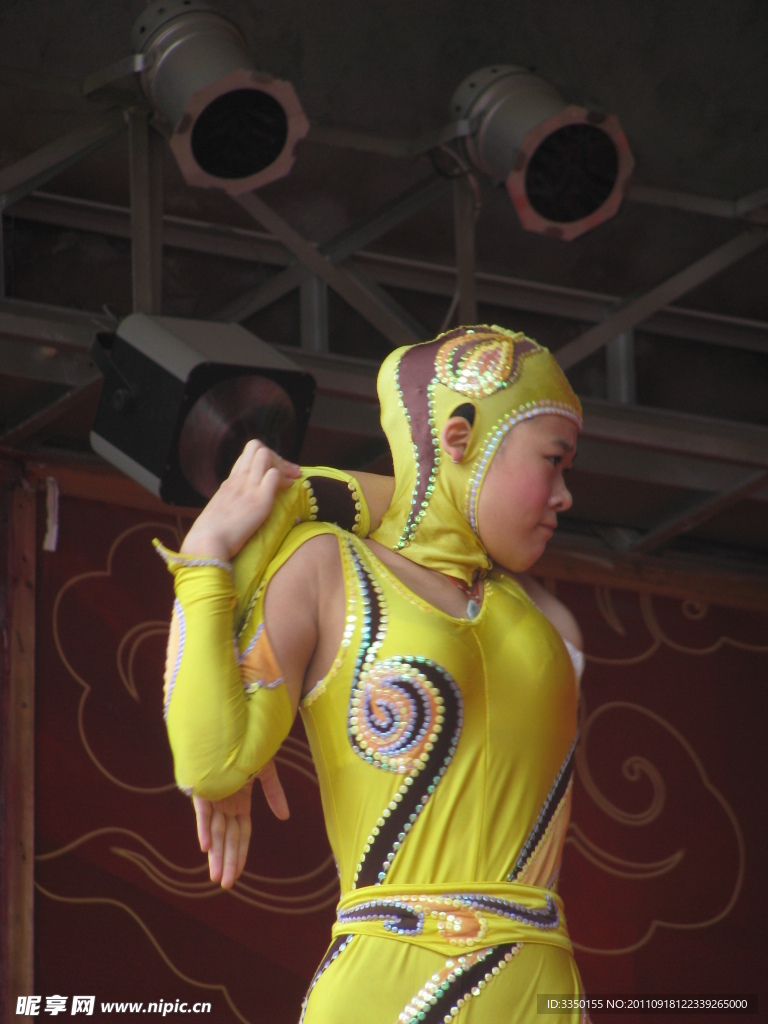 美女杂技