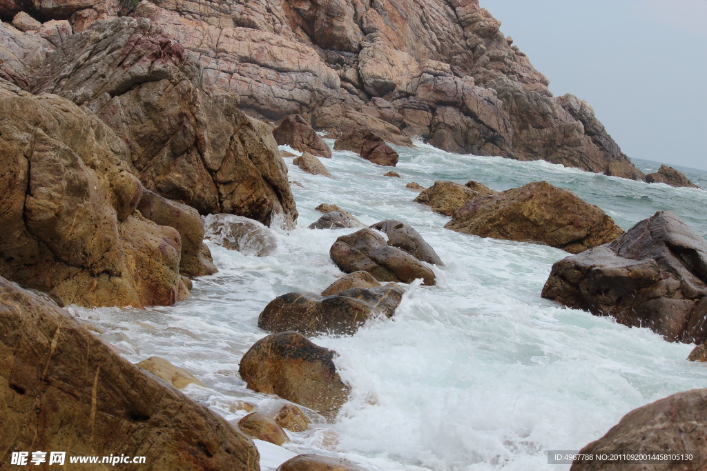 大海 海浪 岩石