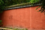 绿瓦红墙瓦墙