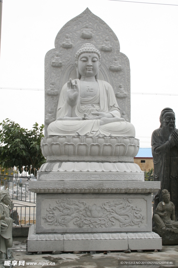 石雕如来