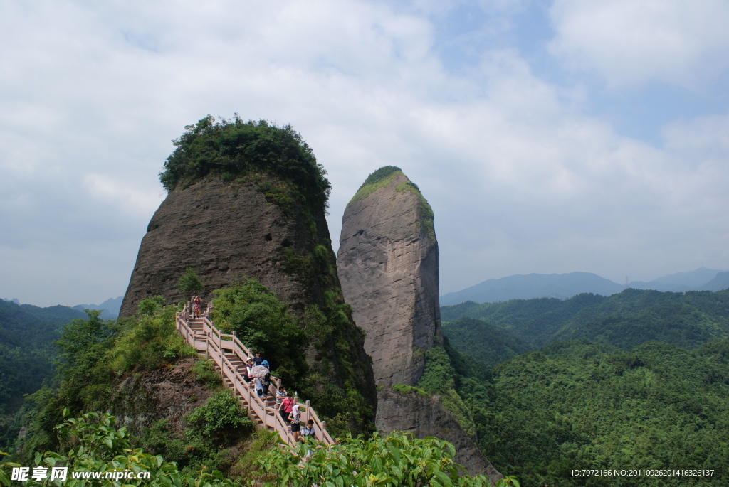 莨山