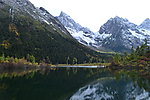 雪山湖泊清泉山泉雪山湖