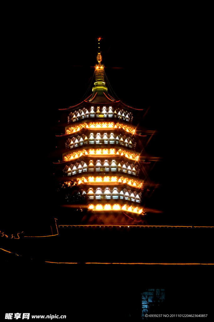 雷峰塔夜景