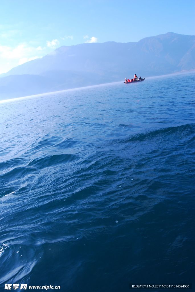 泸枯湖风景