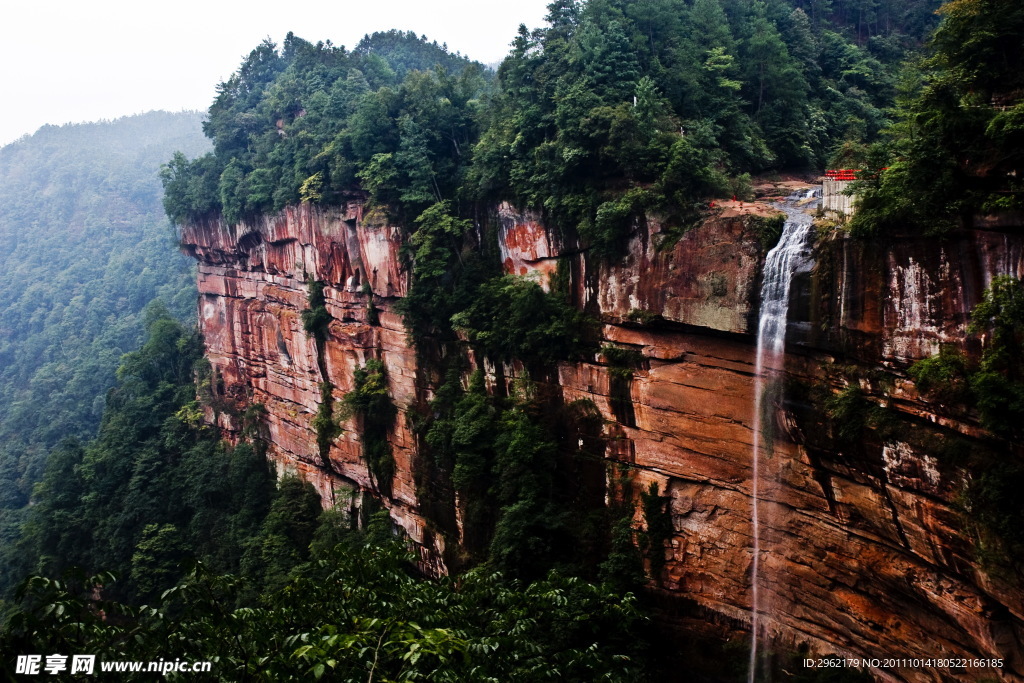 重庆四面山风景区土地神岩