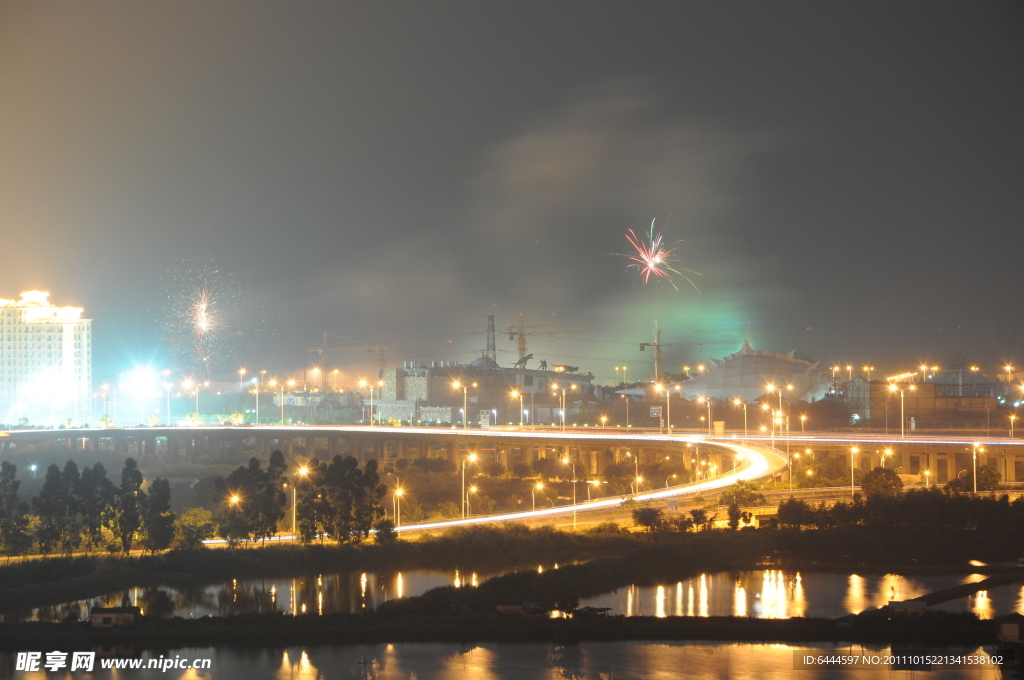 城市烟花灯光夜景