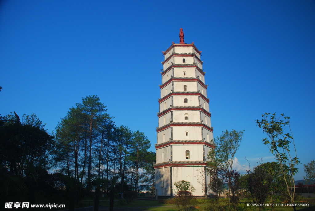 致远塔远景图片