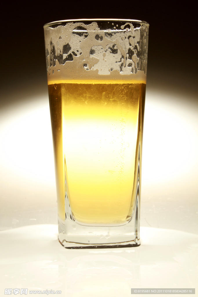 玻璃杯