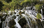 瀑布山崖