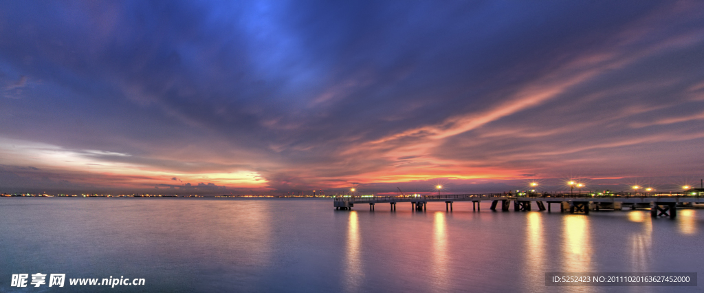 夕阳海岸美景