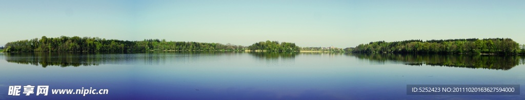 美丽湖泊全景图