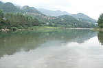 小溪流水