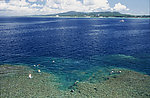 湖泊山峰