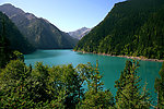 湖泊山脉