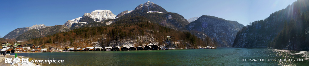 山间湖泊美景