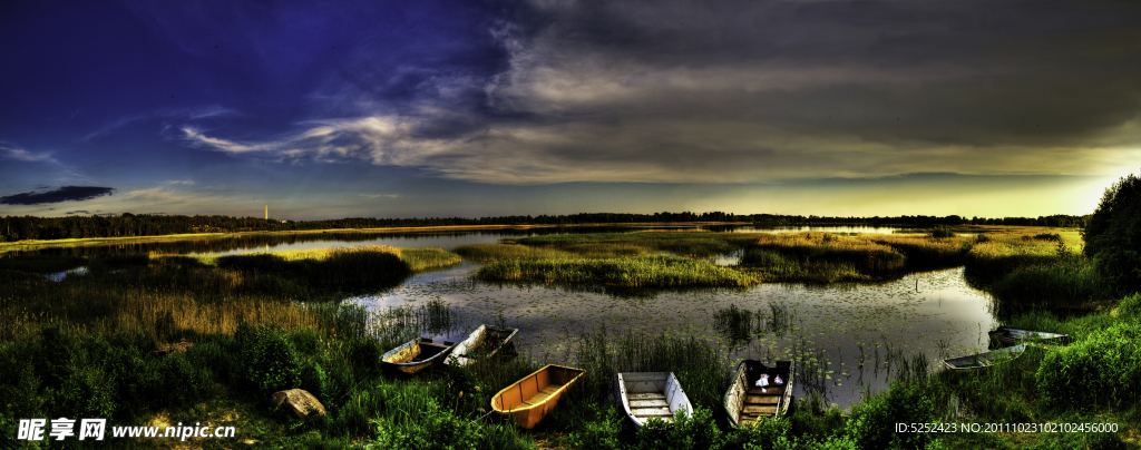 夕阳湖泊美景