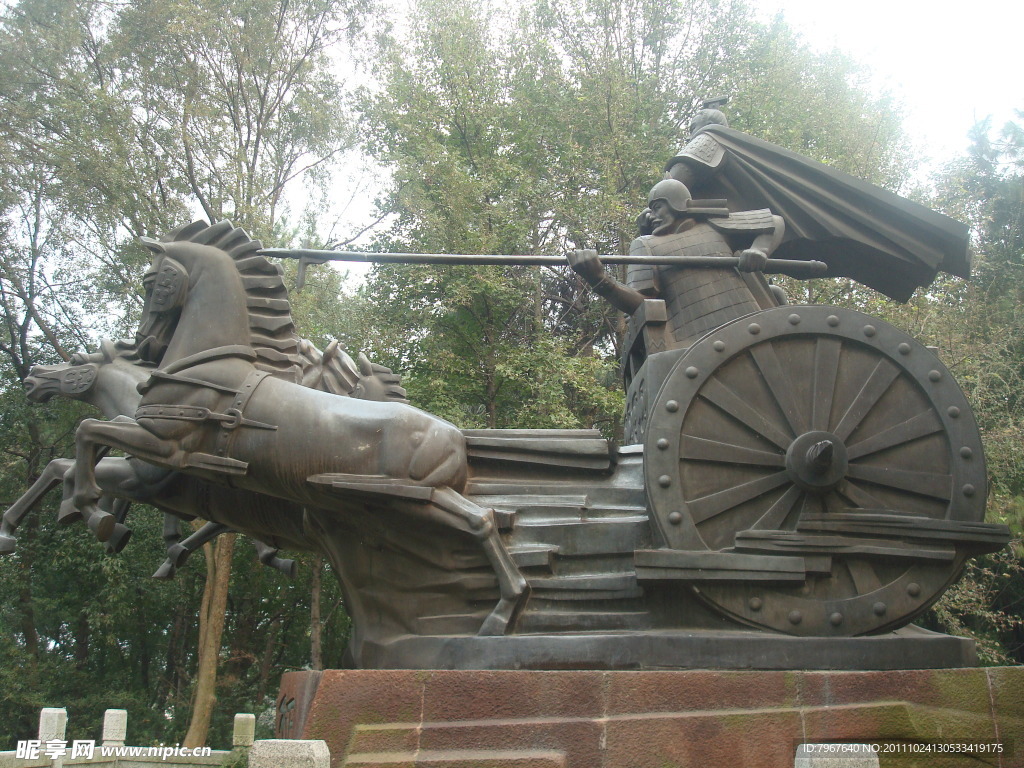 战车雕塑