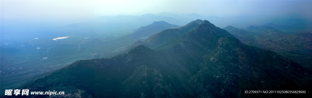 航拍大山