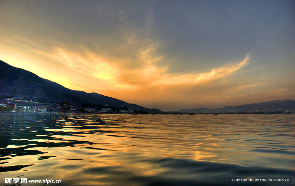 邛海夕照