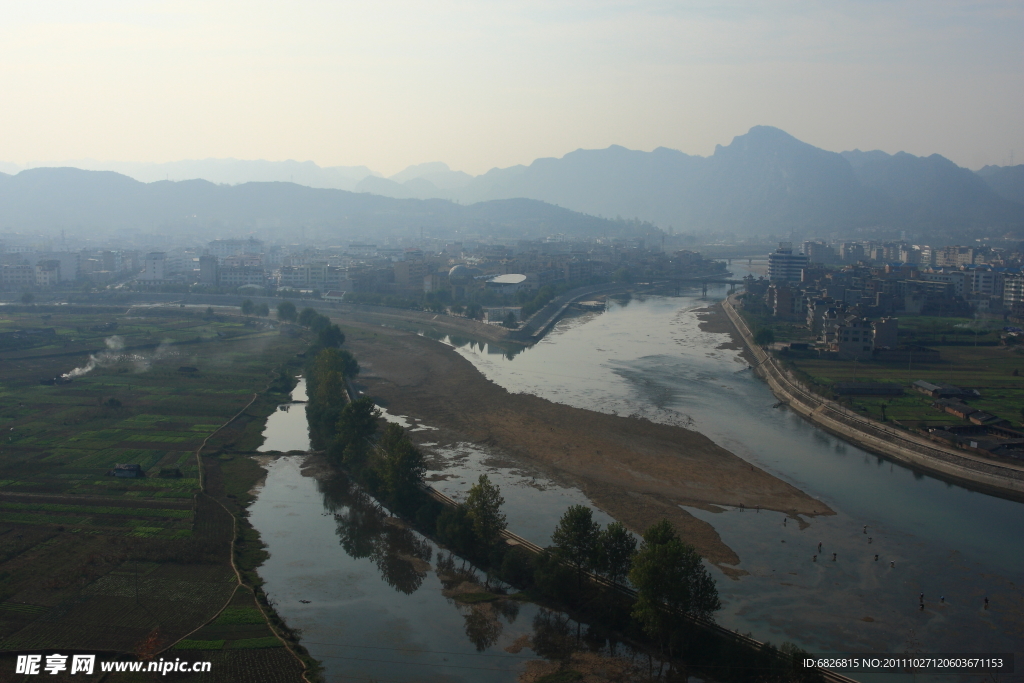 小城一景