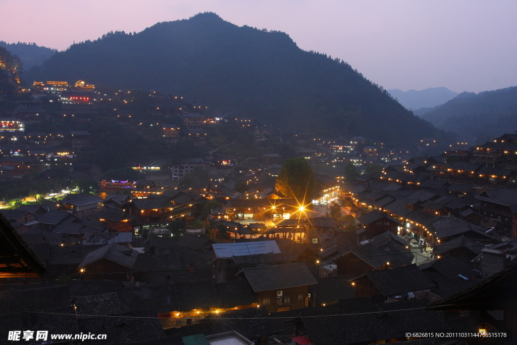 苗寨夜景