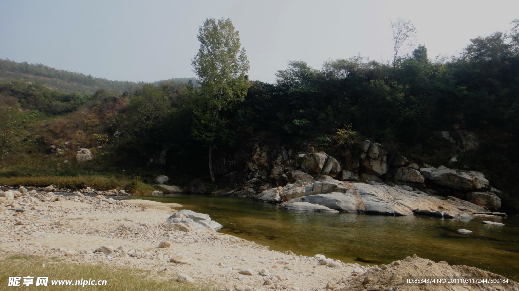 河水静静流
