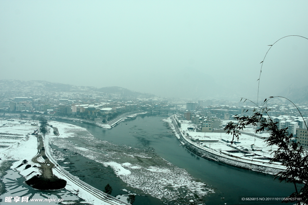 小城雪景