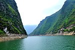 峡谷水面