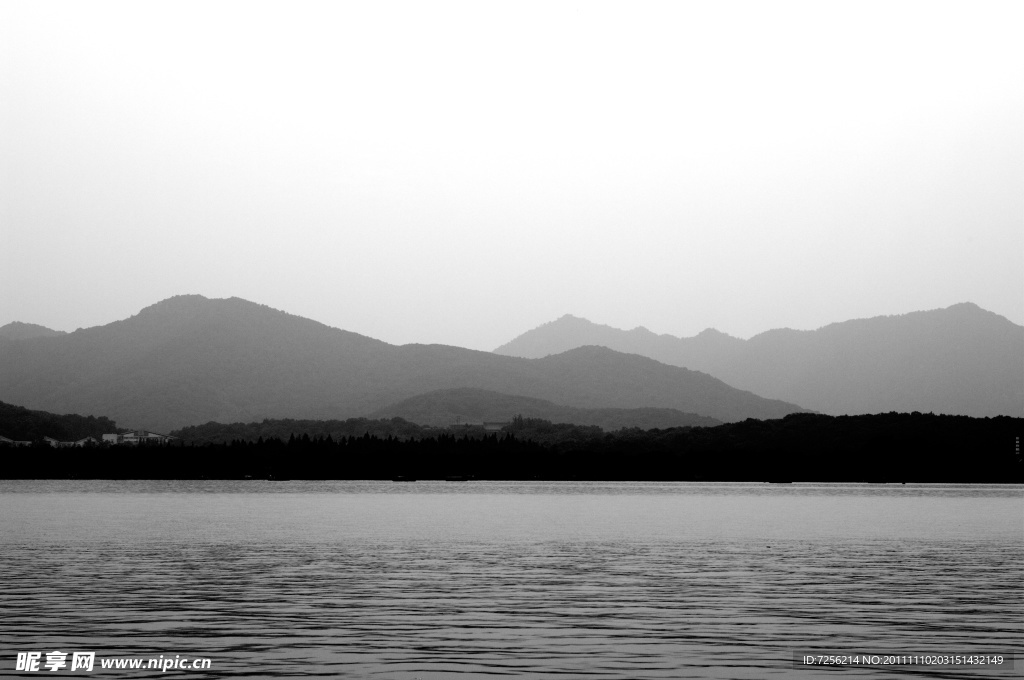 湖光山水 黑白
