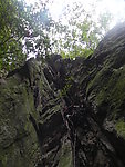 仰视石山