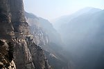 山崖上的公路