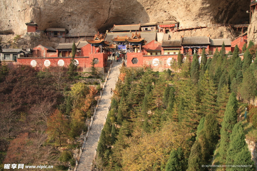 山崖上的寺院