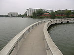 长廊湖泊倒影