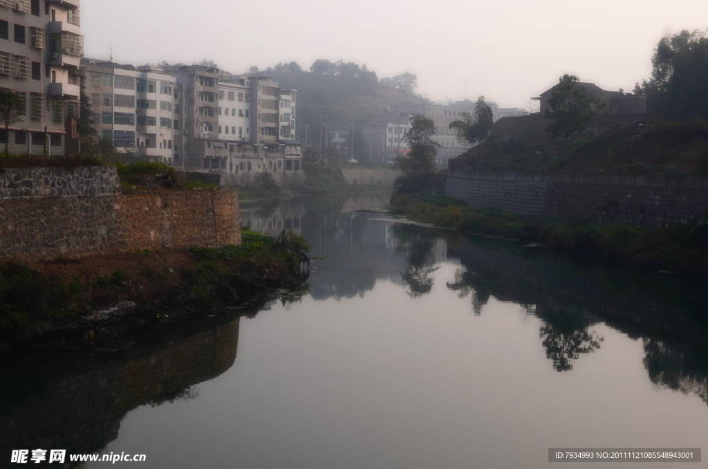 涟水河畔人家