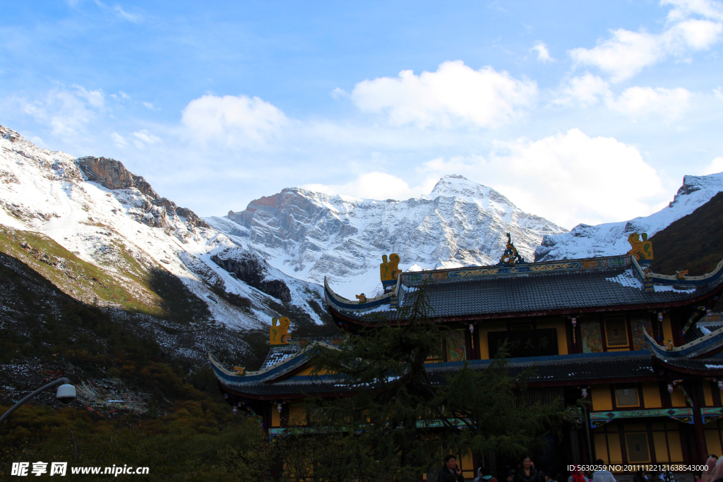 黄龙风景 雪山 寺庙