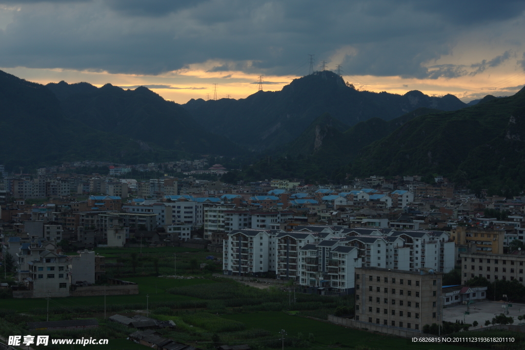 小城一景