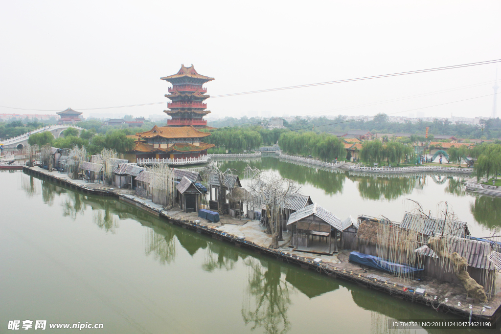 清明上和园景