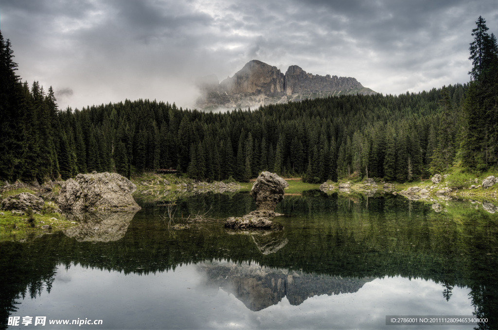 秋季湖泊美景