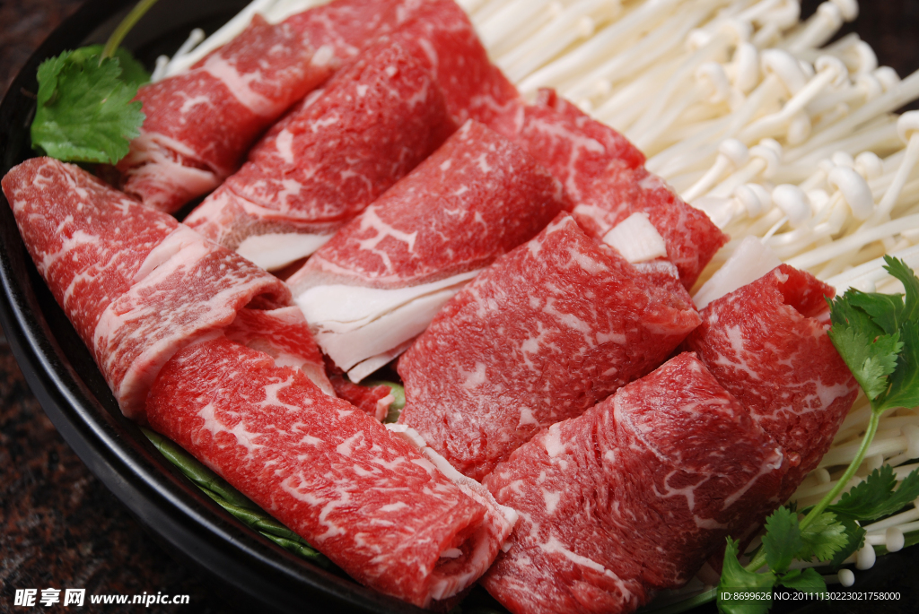 锅仔金菇雪花牛肉