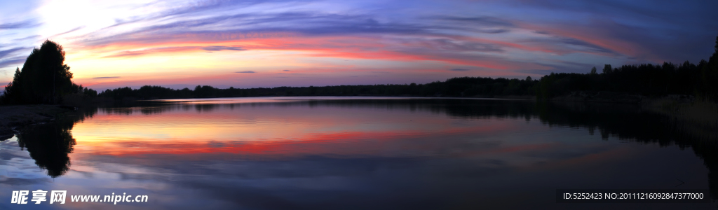 夕阳湖泊