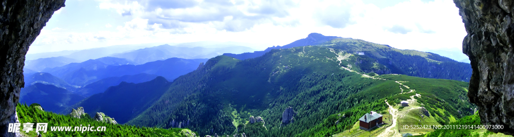 连绵山川景色