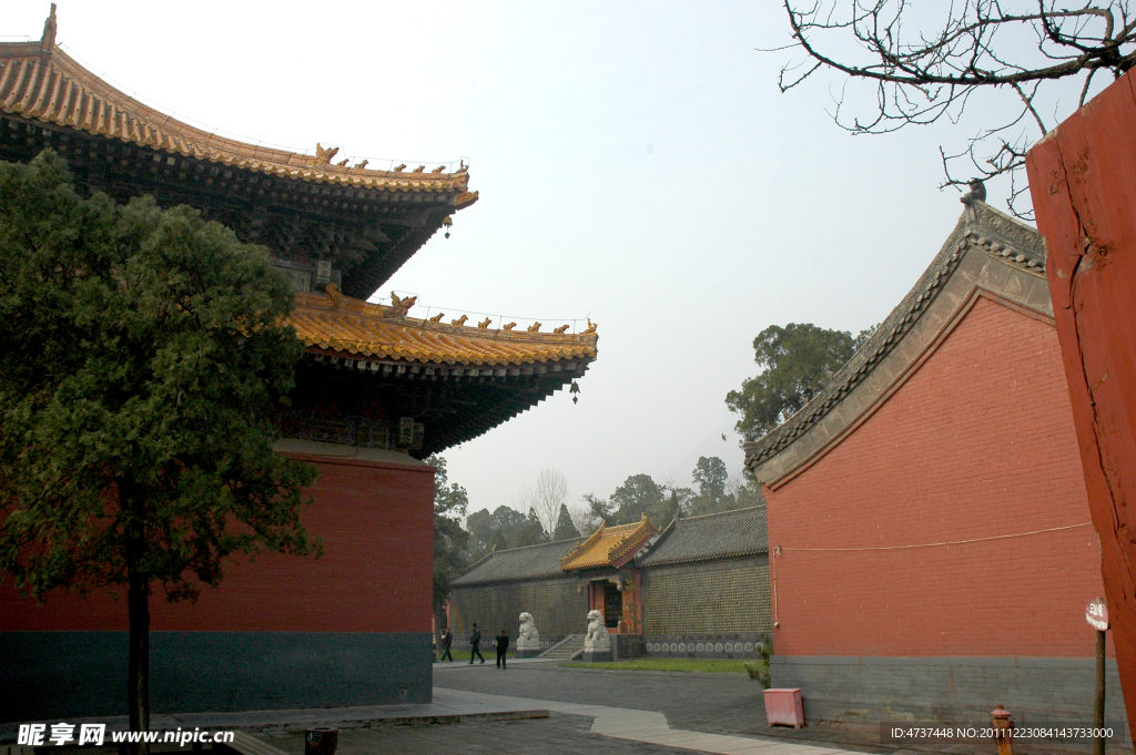 登封中岳庙后院