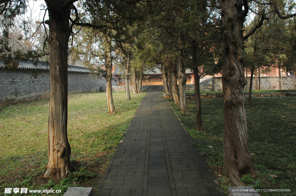 登封中岳庙游客走道