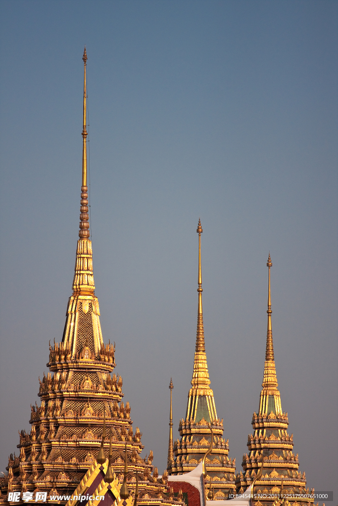 东南亚寺庙尖顶宝塔