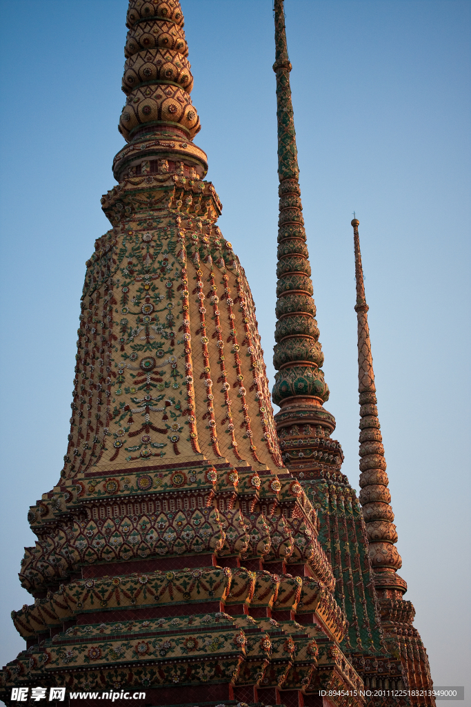 东南亚寺庙尖顶宝塔