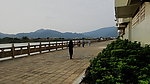 江岸信步