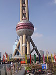 东方明珠脚下