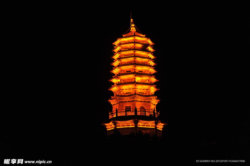 远处灯塔