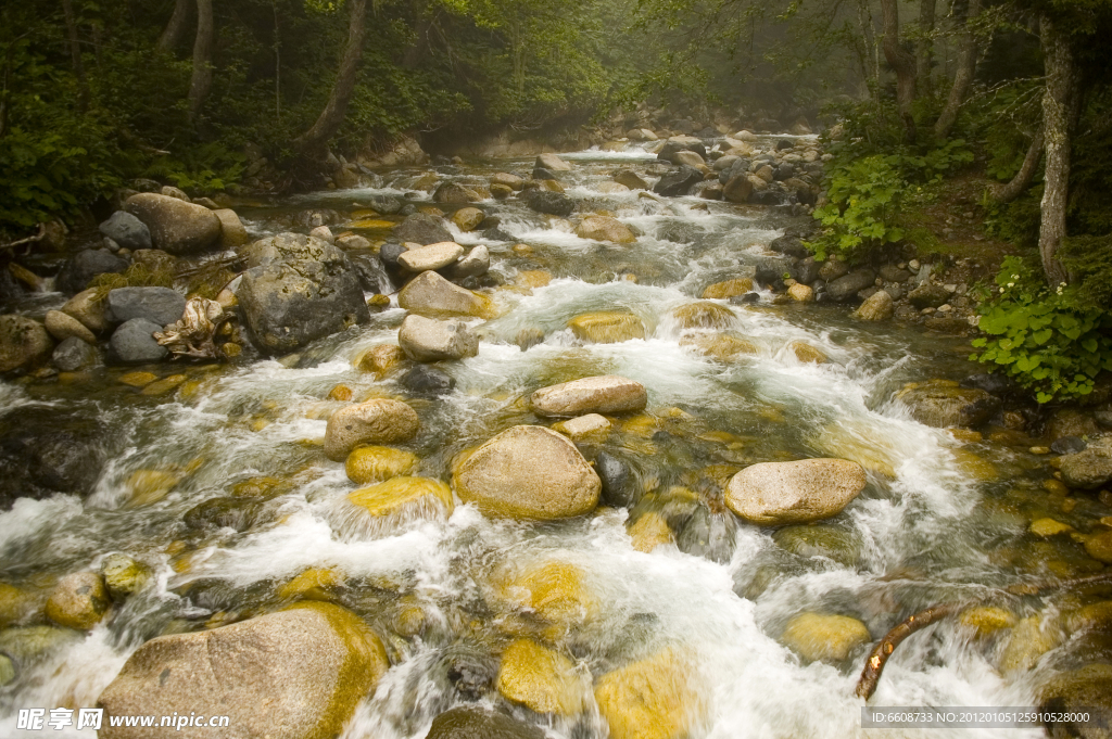 溪水小河